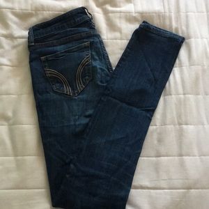 Low rise light wash jeans
